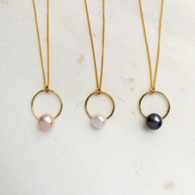 Solitaire Pearl Necklace in 14ct Gold-filled