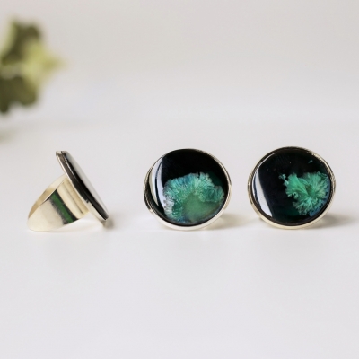 Black porcelain rings 'Misty Green' Erika Albrecht ceramics