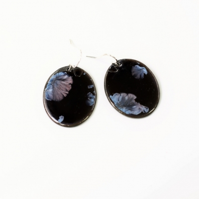 Black porcelain earrings Purple, Erika Albrecht ceramics