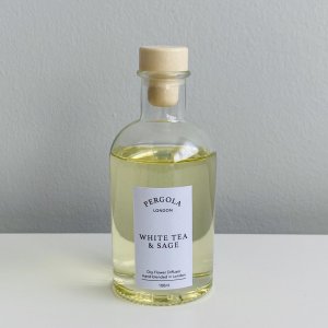 White Tea Sage Scented Reed Diffuser - Natural - Vegan with Dried Flowers