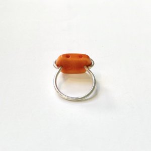 Plaquet ring on silver