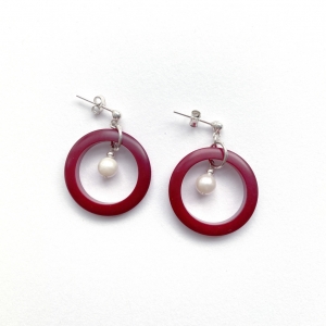 Core earrings with pearls, set on silver