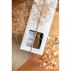 Secret Garden Scented Reed Diffuser - Natural - Vegan with Dried Flowers