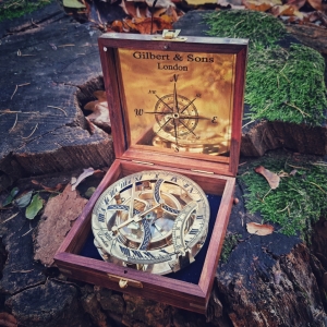 Compass Sundial Round L