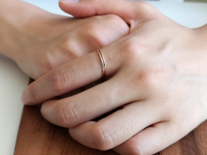 1mm hammered ring in Silver