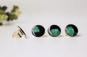 Black porcelain rings 'Misty Green' Erika Albrecht ceramics