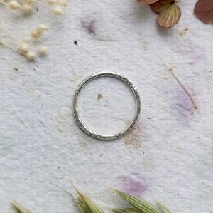 The Basic Ring: 1.5 mm hammered ring in Silver